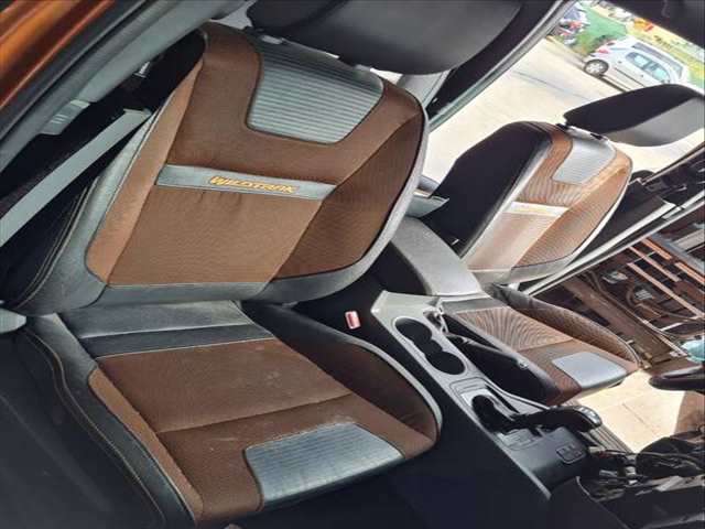 Foto 3ª: Asientos Traseros Ford Ranger DOPPELKABINE 4X4 WILDTRAK 200CV 147KW [SAFA] (2017)