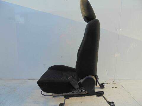 Foto 3ª: Asiento Delantero Derecho Mitsubishi ASX CHALLENGE 2WD 117CV 86KW [4A92] (2010)