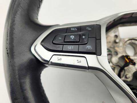 Foto 3ª: Volante Volkswagen Transporter T7 MULTIVAN ST) LIFE EHYBRID [DGEA] (2022)
