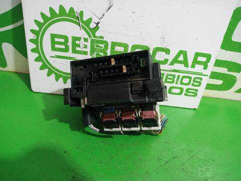 Foto 2ª: Caja Reles Fusibles Peugeot 508 ACTIVE 140CV 103KW [8DRHF8] (2012)