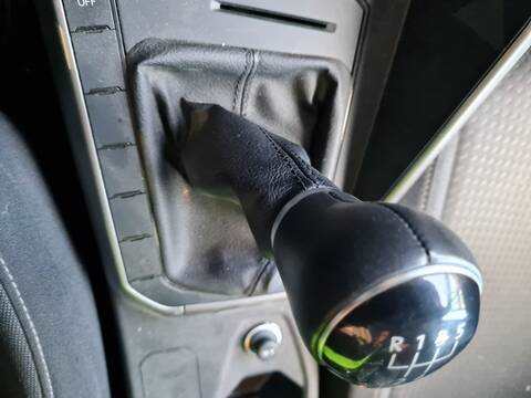 Foto 2ª: Palanca de Cambio Volkswagen Polo UNITED 95CV 70KW [DLAC] (2021)