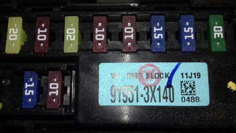 Foto 3ª: Caja Reles Fusibles Hyundai i30 TREND 99CV 73KW [G4FA] (2012)