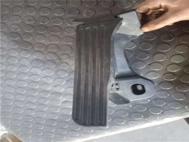 Foto 2ª: Pedal Acelerador Volkswagen Touran 1.6 ADVANCE BLUEMOTION [1.6 LTR. - 77 KW TDI DPF] [CAYC]