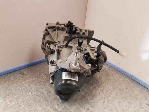 Foto 3ª: Caja Cambios Renault Clio BUSINESS 73CV 54KW [D4FD740] (2016)