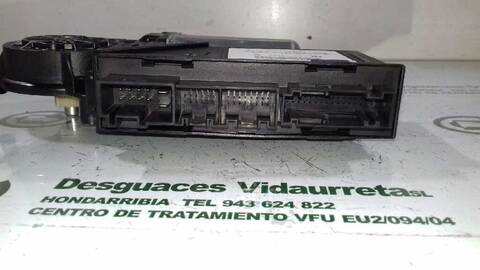 Foto 3ª: Elevalunas Eléctrico Trasero Derecho Volkswagen Phaeton TDI V6 4MOTION 5 ASIENTOS) 224CV 165KW [BMK] (2006)