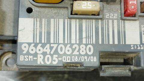 Foto 4ª: Caja Reles Fusibles Citroen C4 EXCLUSIVE 109CV 80KW [9HZDV6TED4] (2010)