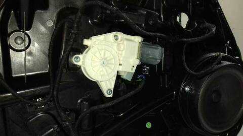 Foto 2ª: Elevalunas Eléctrico Delantero Izquierdo Mercedes Vito 1.6 CDI CAT 114CV 84KW (2014)