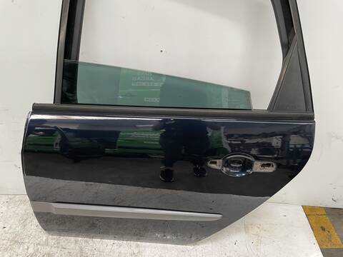 Foto 2ª: Puerta Trasera Izquierda Renault Scenic GRAND CONFORT DYNAMIQUE 131CV 96KW [F9Q818] (2007)