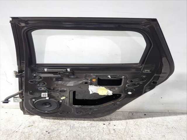 Foto 3ª: Puerta Trasera Derecha Dacia Duster 1.0 TCE 90 91CV 67KW [H4D 470] (2023)