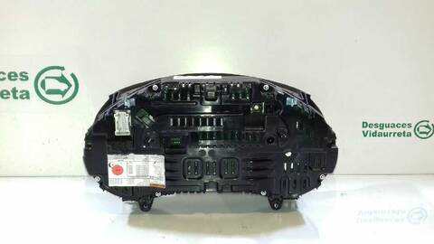 Foto 2ª: Cuadro de Instrumentos Mercedes Clase V 200 136CV 100KW (2014)