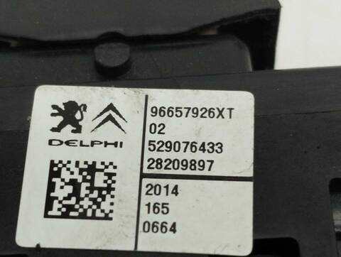 Foto 3ª: Botonera Elevalunas Citroen C4 1.6 HDI FAP 92CV 68KW [9H06] (2015)
