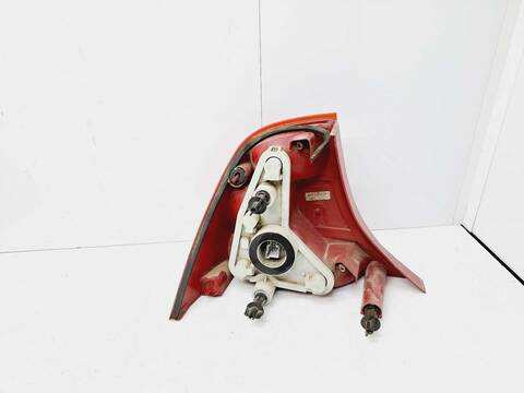 Foto 3ª: Piloto Trasero Derecho Ford Focus 1.6 16V CAT BERLINA 100CV 74KW [FYDB] (2002)