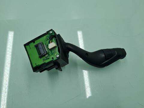 Foto 3ª: Mando Multifuncion Ford Focus EDITION 116CV 85KW [T1DA] (2015)
