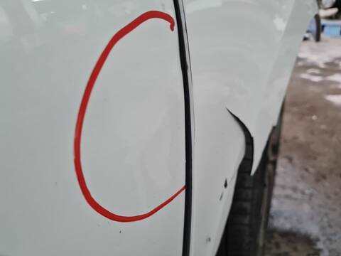 Foto 4ª: Puerta Delantera Derecha Renault Clio ZEN 89CV 66KW [H4B400] (2015)
