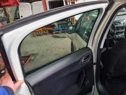Elevalunas Manual Trasero Izquierdo Peugeot 208 BUSINESS LINE 68CV 50KW