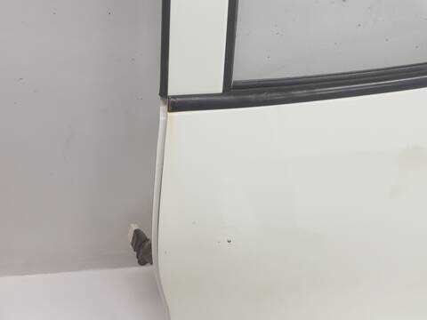 Foto 2ª: Puerta Trasera Izquierda Mitsubishi L200 BASIS DOPPELKABINE 4WD