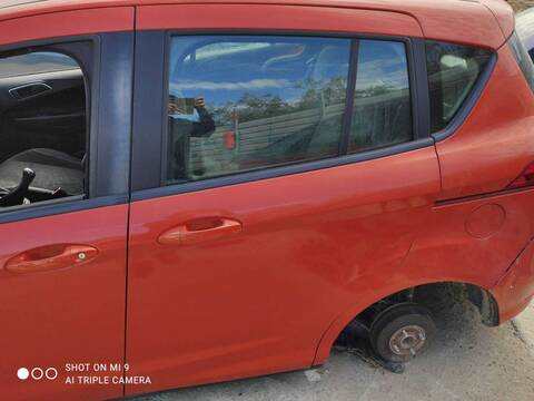 Puerta Trasera Izquierda Ford B Max TREND 101CV 74KW