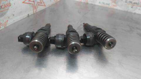 Foto 4ª: Inyectores Skoda Octavia ELEGANCE BERLINA 105CV 77KW [BXE] (2006)