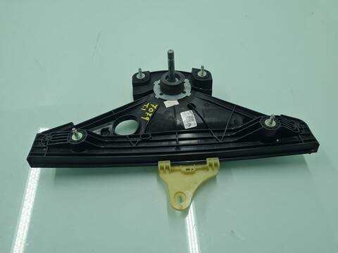 Elevalunas Manual Trasero Izquierdo Renault Clio EQUILIBRE 100CV 74KW
