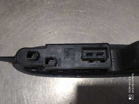 Foto 3ª: Botonera Elevalunas Citroen C4 EXCLUSIVE 120CV 88KW [5F01] (2010)