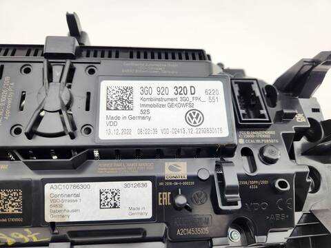 Foto 3ª: Cuadro de Instrumentos Volkswagen Tiguan R LINE 150CV [DTSB] (2023)