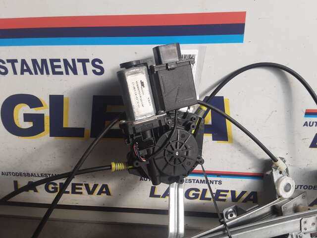 Foto 3ª: Elevalunas Eléctrico Delantero Derecho Volkswagen Polo 1.0 8V [AUC] (2000)