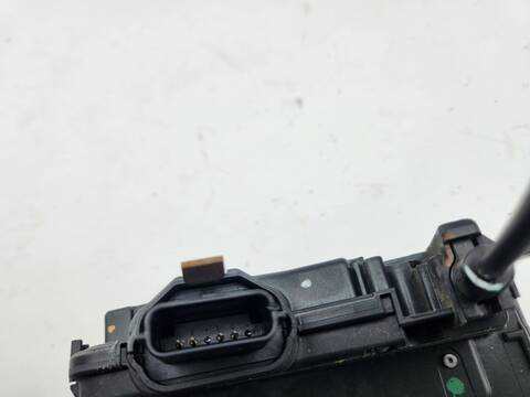 Foto 4ª: Cerradura Puerta Delantera Derecha Renault Captur DYNAMIQUE 120CV 88KW [H5FD4] (2014)