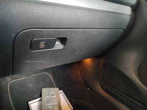 Guantera Volkswagen Golf CBDC