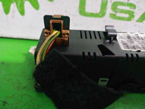 Foto 3ª: Pantalla Multifuncion Citroen C3 EXCLUSIVE 68CV [8HZDV4TD] (2009)