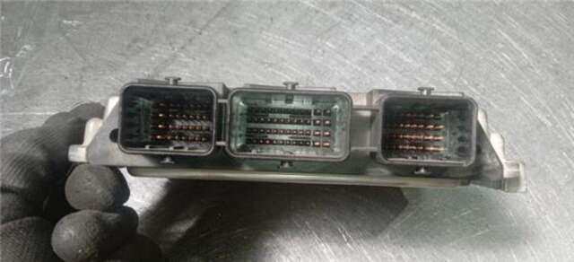 Foto 3ª: Centralita Motor ECU Citroen C4 1.6 HDI [9HY (DV6TED4)]
