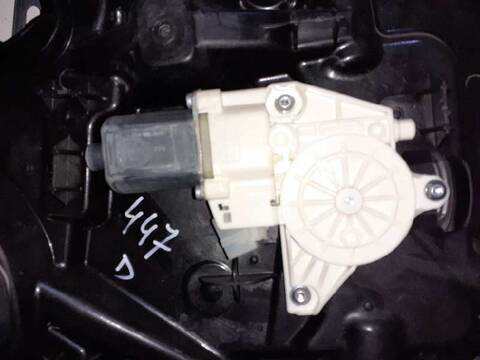 Foto 2ª: Elevalunas Eléctrico Delantero Derecho Mercedes Clase V 200 136CV 100KW (2014)