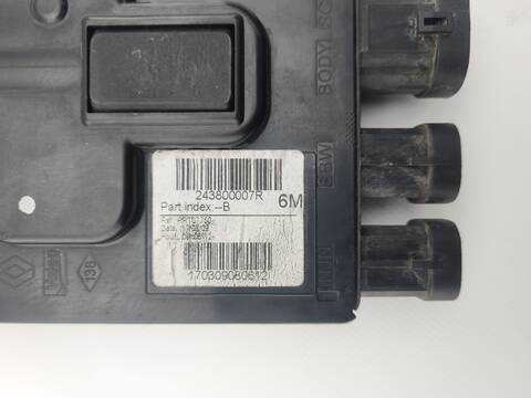 Foto 2ª: Caja Reles Fusibles Renault Scenic GRAND DYNAMIQUE 131CV 96KW [F9Q872] (2009)