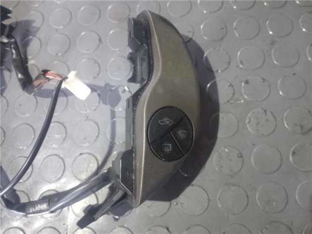 Foto 3ª: Mando Multifuncion Toyota Prius HÍBRIDO BASIS [HÍBRIDO 57 KW ( 1.5 LTR. - 57 CAT)] [1NZ-FXE]