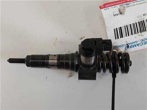 Foto 1ª: Inyectores Volkswagen Passat 2.0 TDI 16V BERLINA 140CV 103KW [BKP] (2005)