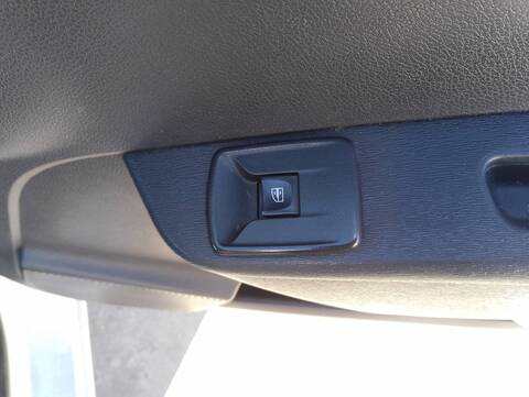 Foto 3ª: Botonera Elevalunas Dacia Lodgy COMFORT 95CV 70KW [K9K U8] (2019)
