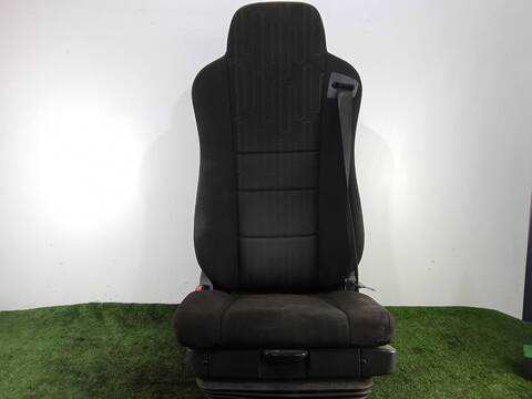 Foto 2ª: Asiento Delantero Izquierdo Mercedes Atego 1321 LS 4X2 211CV 155KW [OM 934 LA.6-6] (2016)