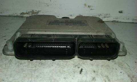 Foto 3ª: Centralita Motor ECU Volkswagen Polo TRENDLINE BERLINA 64CV 47KW [ASX] (2000)