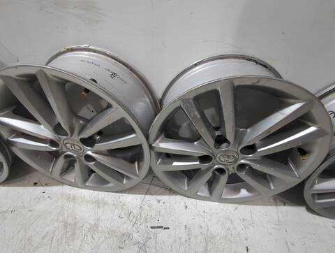 Foto 3ª: Juego LLantas Toyota Auris 1.33 DUAL-VVTI NRE150_) 101CV 74KW [1NR-FE] (2010)