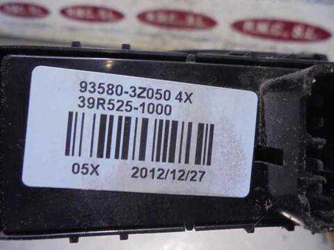 Foto 3ª: Botonera Elevalunas Hyundai i40 COMFORT 116CV 85KW [D4FD] (2013)