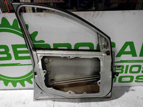 Foto 3ª: Puerta Delantera Izquierda Ford Fiesta AMBIENTE 68CV [F6JA] (2001)