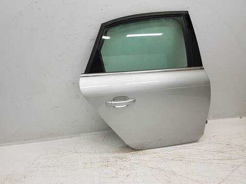 Foto 3ª: Puerta Trasera Derecha Audi A4 BASICO (2014)