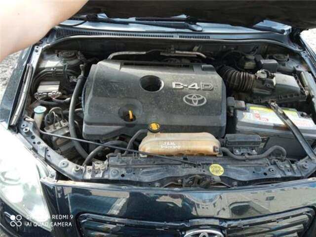 Foto 3ª: Piloto Trasero Derecho Toyota Avensis 2.2 D-4D EXECUTIVE BERLINA (5-PTAS.) [2.2 LTR. - 110 KW D-4D CAT] [2AD-FTV]