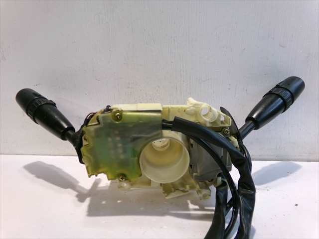 Foto 2ª: Mando Multifuncion Kia Carnival 2.9 CRDI 2001-2006 [J3] (2004)