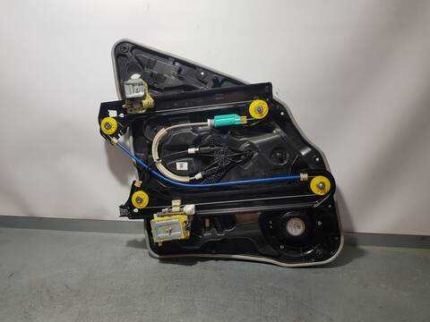 Foto 2ª: Elevalunas Manual Trasero Izquierdo Mercedes Clase C 160 CLA 200 118.687) 163CV 120KW [282914] (2019)