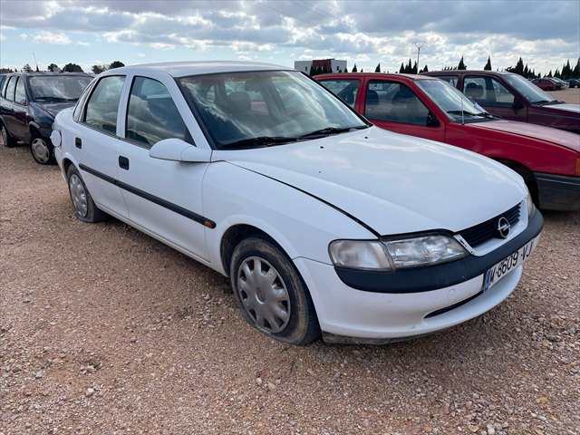 Foto 2ª: Puerta Delantera Derecha Opel Vectra 1.6 GASOLINA 100CV [X16XEL] (1997)