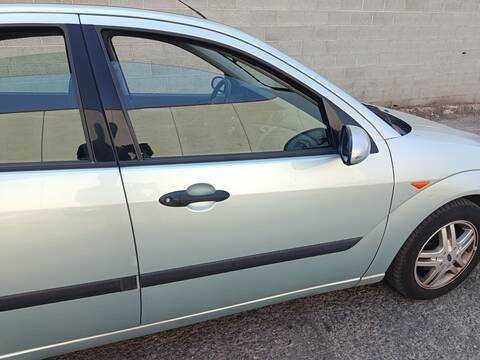 Puerta Delantera Derecha Ford Focus F9DA BERLINA