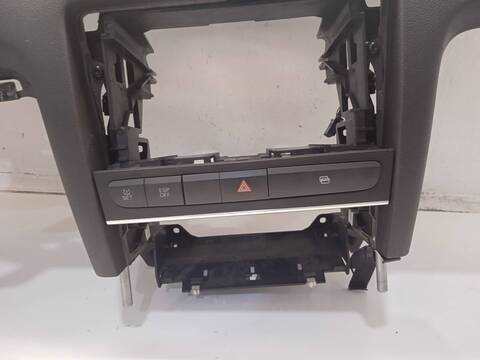 Foto 2ª: Salpicadero Audi A3 1.8 16V TFSI 160CV 118KW [CDA] (2008)