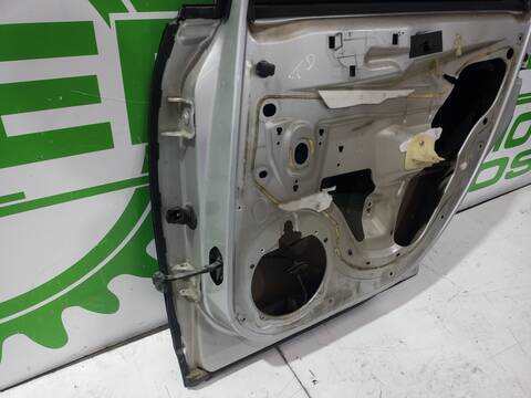 Foto 3ª: Puerta Trasera Derecha Citroen C4 1.6 16V HDI BERLINA 90CV 66KW [9HXDV6ATED4] (2005)