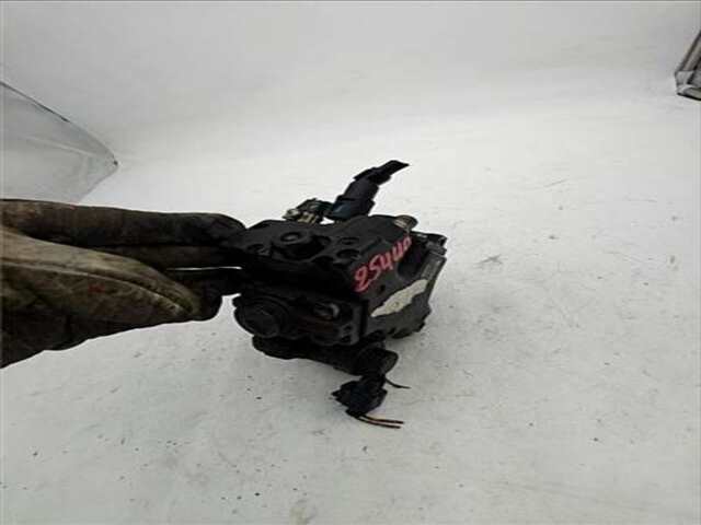 Foto 2ª: Bomba Inyeccion Opel Corsa 1.3 ENJOY [1.3 LTR. - 66 KW 16V CDTI CAT (Z 13 DTH - L4I)] [Z 13 DTH / L4I]