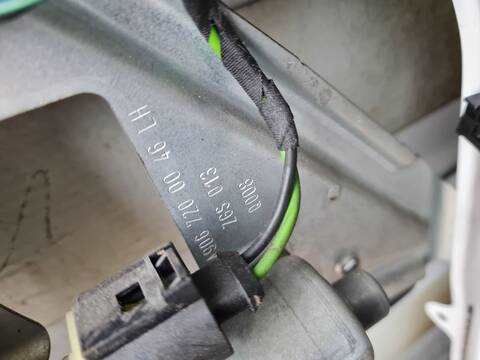 Foto 2ª: Elevalunas Eléctrico Delantero Izquierdo Mercedes Sprinter 310/313/316 CDI 906.631/633/635/637) 95CV 70KW CAJA CERRADA [651955] (2015)